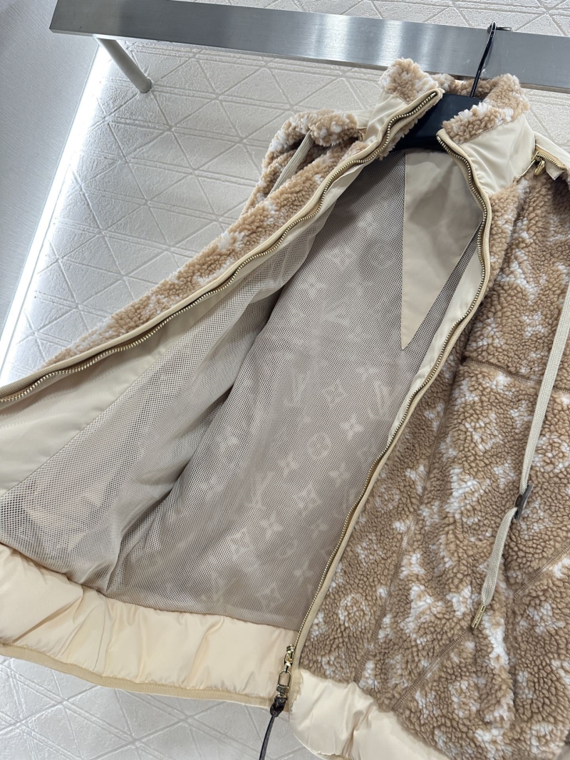 l0vis Vvtt0n outwear